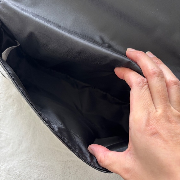 Jimmy Choo Black Velvet Shimmer Crossbody Evening Clutch with Chain - Picture 7 of 9